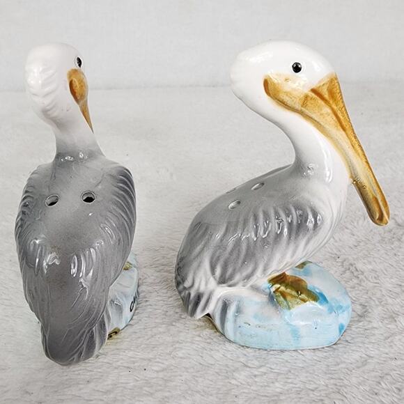 Vintage Pelican California Salt & Pepper Ceramic Shakers- Monterey Made in Japan - Picture 3 of 6